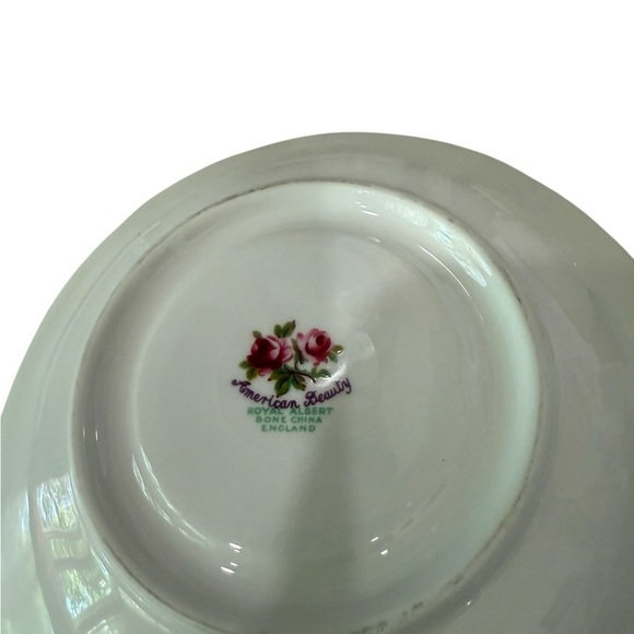 Royal Albert American Beauty Full Sized Teacup and Saucer Bone China England Tea - Picture 5 of 5